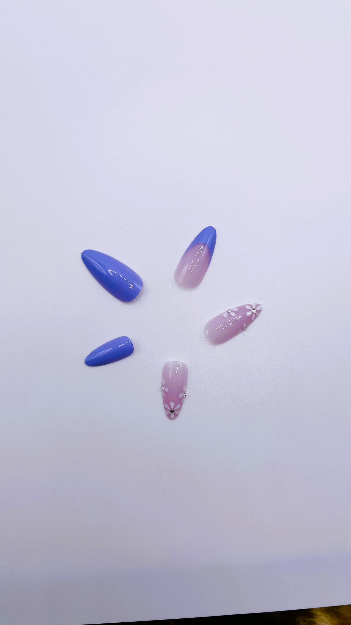 Long Almond Fake Nails in Lilac